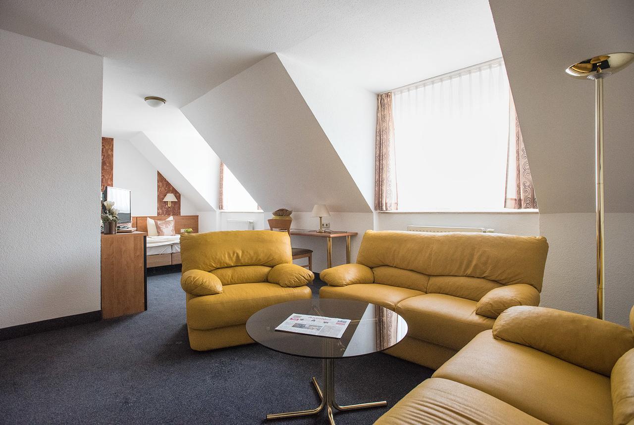 Hotel & Restaurant Zum Hirsch Romhild Eksteriør billede